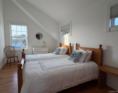 21 Bayside Avenue - Photo Thumbnail 16