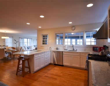 21 Bayside Avenue - Photo Thumbnail 7