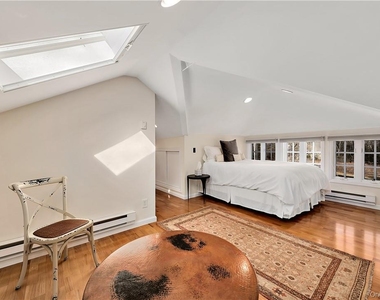 106 Old Stone Hill Road - Photo Thumbnail 17