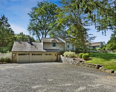 106 Old Stone Hill Road - Photo Thumbnail 21