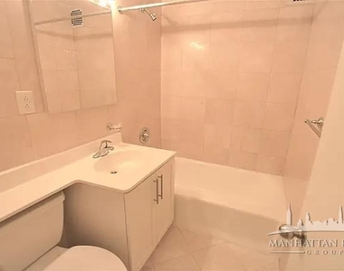 333 East 49th Street - Photo Thumbnail 3