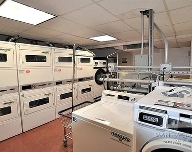 333 East 49th Street - Photo Thumbnail 5
