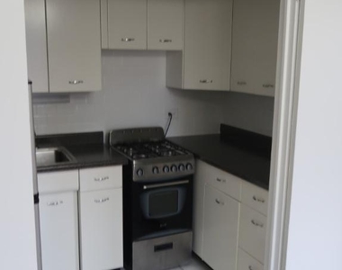 534 W Stratford - Photo Thumbnail 2