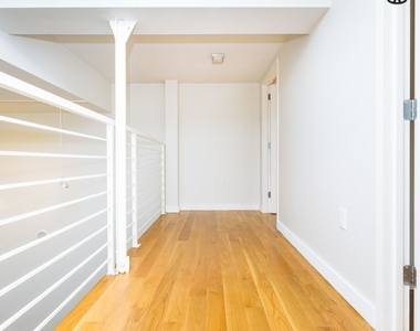 100 Dupont Street - Photo Thumbnail 8