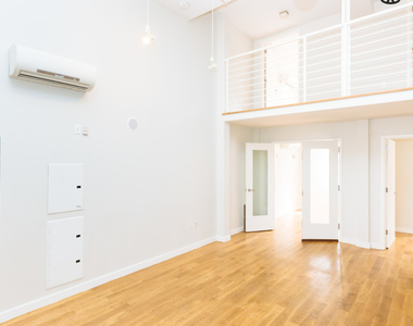 100 Dupont Street - Photo Thumbnail 6