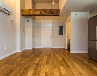100 Dupont Street - Photo Thumbnail 11
