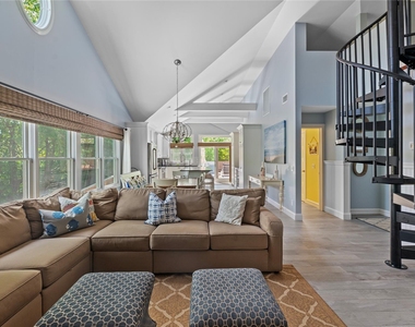 112 Ocean Road - Photo Thumbnail 5