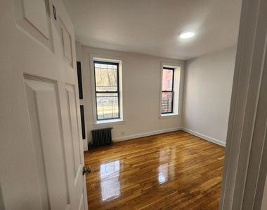 566 West 162nd Street - Photo Thumbnail 4