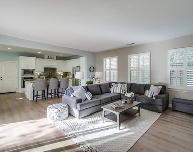 15562 Bristol Ridge Terrace - Photo Thumbnail 13