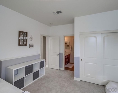 15562 Bristol Ridge Terrace - Photo Thumbnail 49
