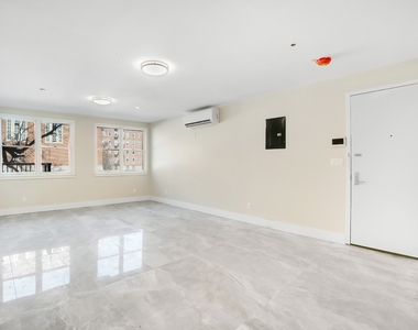 800 Empire Boulevard - Photo Thumbnail 2