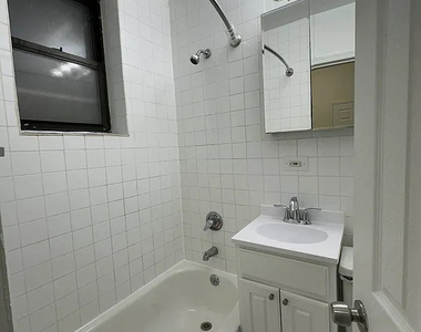 434 East 89th Street - Photo Thumbnail 4