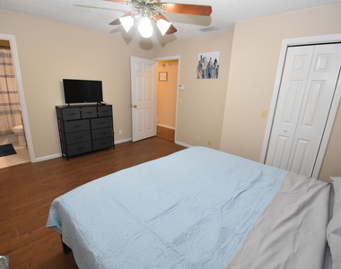 413 Sunnyside Drive - Photo Thumbnail 10