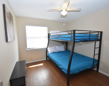 413 Sunnyside Drive - Photo Thumbnail 13
