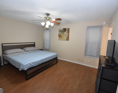 413 Sunnyside Drive - Photo Thumbnail 9