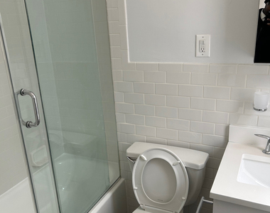 140 East 46th Street - Photo Thumbnail 3