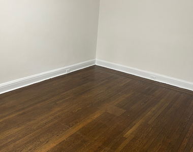 140 East 46th Street - Photo Thumbnail 2