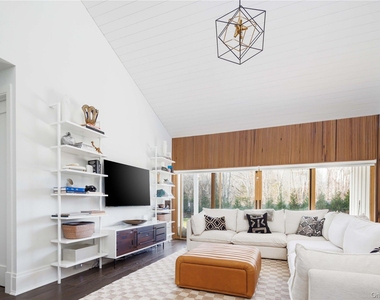 2415 Cox Neck Road - Photo Thumbnail 2