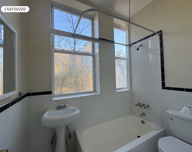 74 Stanhope Street - Photo Thumbnail 6