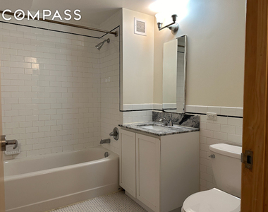 540 W 53rd Street - Photo Thumbnail 6
