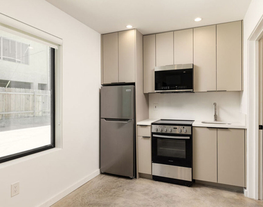 2614 Kansas Avenue - Photo Thumbnail 2