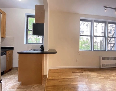 333 East 90th Street - Photo Thumbnail 4