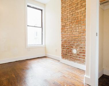 435 Bleecker Street - Photo Thumbnail 6