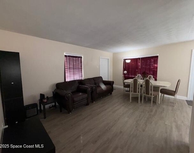 412 Clarence Rowe Avenue - Photo Thumbnail 3