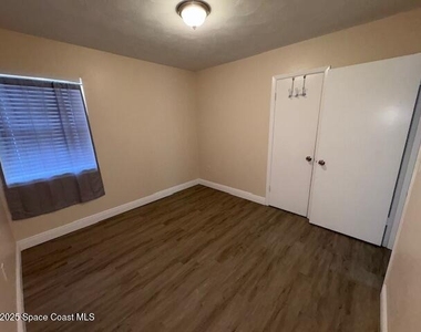 412 Clarence Rowe Avenue - Photo Thumbnail 9