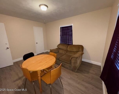 412 Clarence Rowe Avenue - Photo Thumbnail 8