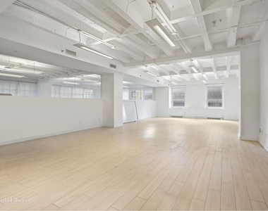 800 Second Ave - Photo Thumbnail 4
