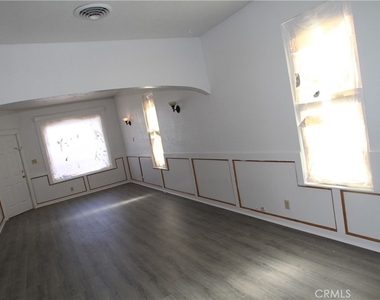 412 D Street - Photo Thumbnail 10