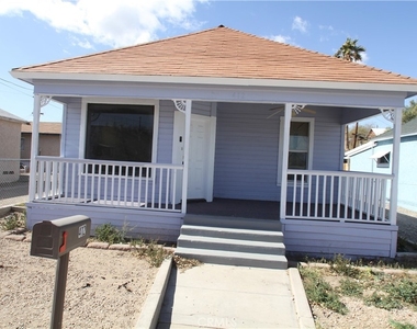 412 D Street - Photo Thumbnail 1
