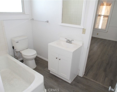 412 D Street - Photo Thumbnail 7