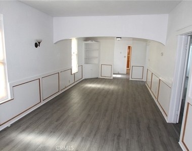 412 D Street - Photo Thumbnail 2