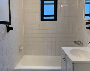 21-6 33rd Street - Photo Thumbnail 9