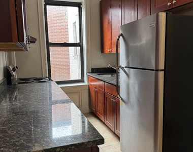 21-6 33rd Street - Photo Thumbnail 2