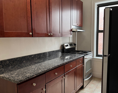 21-6 33rd Street - Photo Thumbnail 4