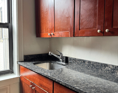 21-6 33rd Street - Photo Thumbnail 5