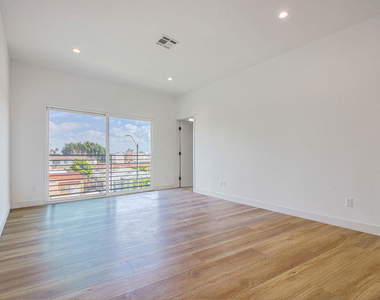 1921 Carmona Avenue - Photo Thumbnail 24