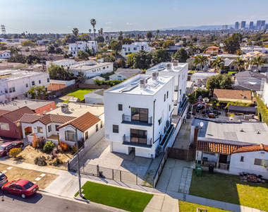 1921 Carmona Avenue - Photo Thumbnail 3