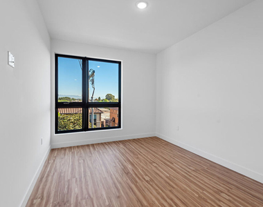 11600 National Boulevard - Photo Thumbnail 11