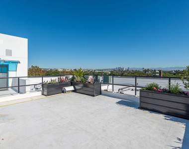 11600 National Boulevard - Photo Thumbnail 22