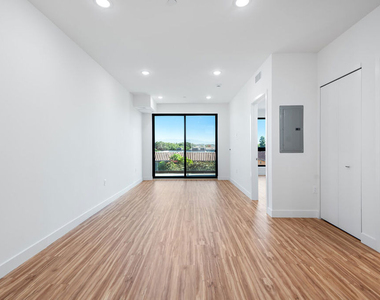 11600 National Boulevard - Photo Thumbnail 5
