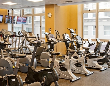 Gold Street & Maiden Lane, Penthouse Unit - Photo Thumbnail 3