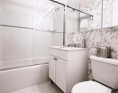 Gold Street & Maiden Lane, Penthouse Unit - Photo Thumbnail 9