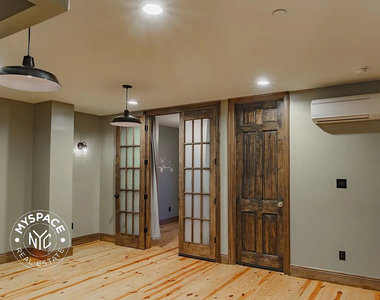 45 Newel Street - Photo Thumbnail 5