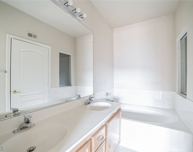1504 Truett Street - Photo Thumbnail 12