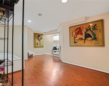 18730 Hatteras Street - Photo Thumbnail 30