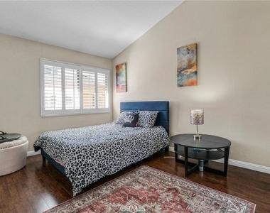 18730 Hatteras Street - Photo Thumbnail 25